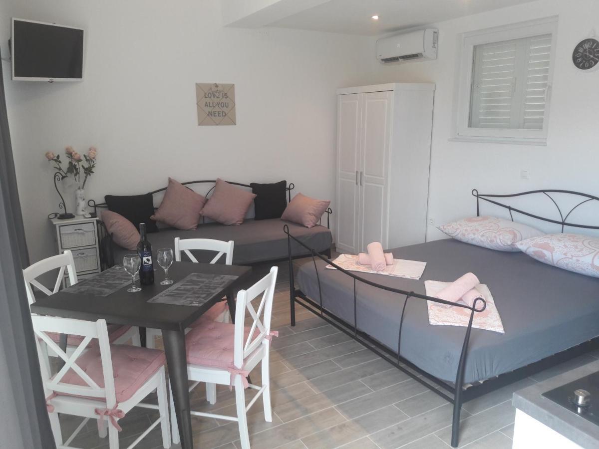 Nessa & Meli Apartamento Makarska Exterior foto