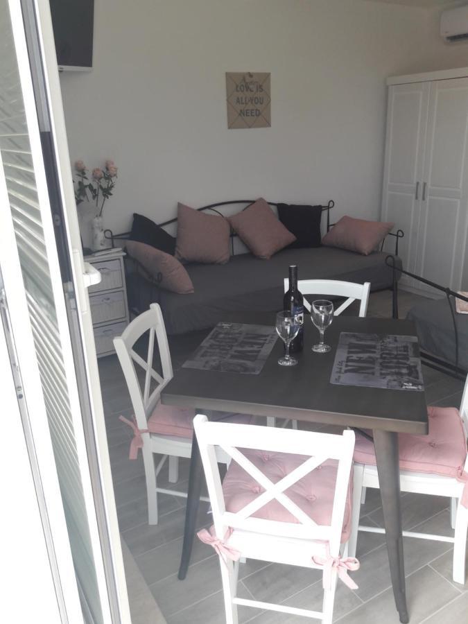 Nessa & Meli Apartamento Makarska Exterior foto