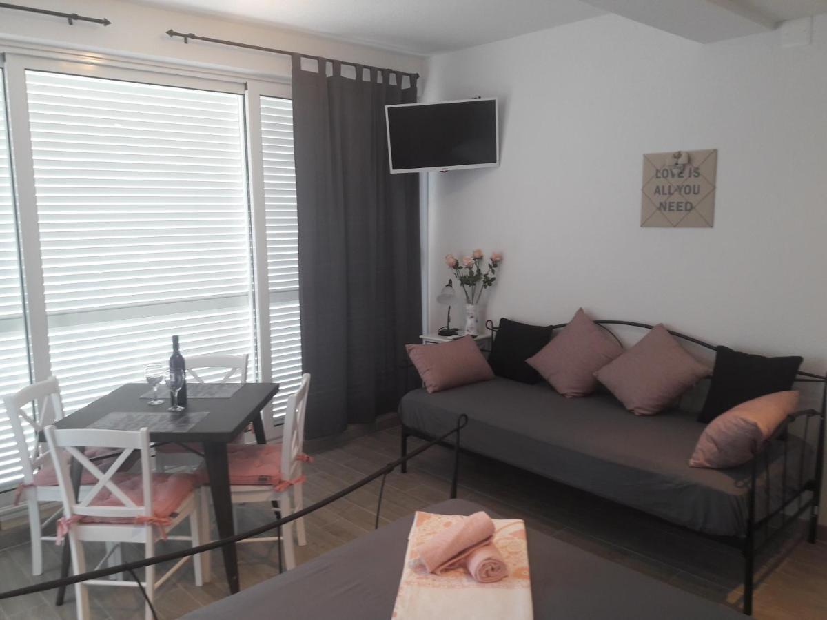 Nessa & Meli Apartamento Makarska Exterior foto
