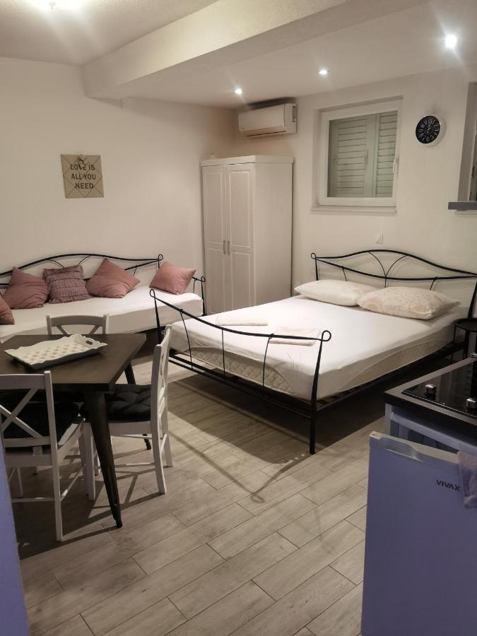Nessa & Meli Apartamento Makarska Exterior foto